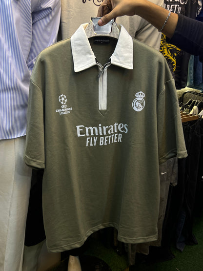 DROP-SHOULDER CONTRAST COLLAR POLO T-SHIRTS WITH FRONT AND BACK PRINT